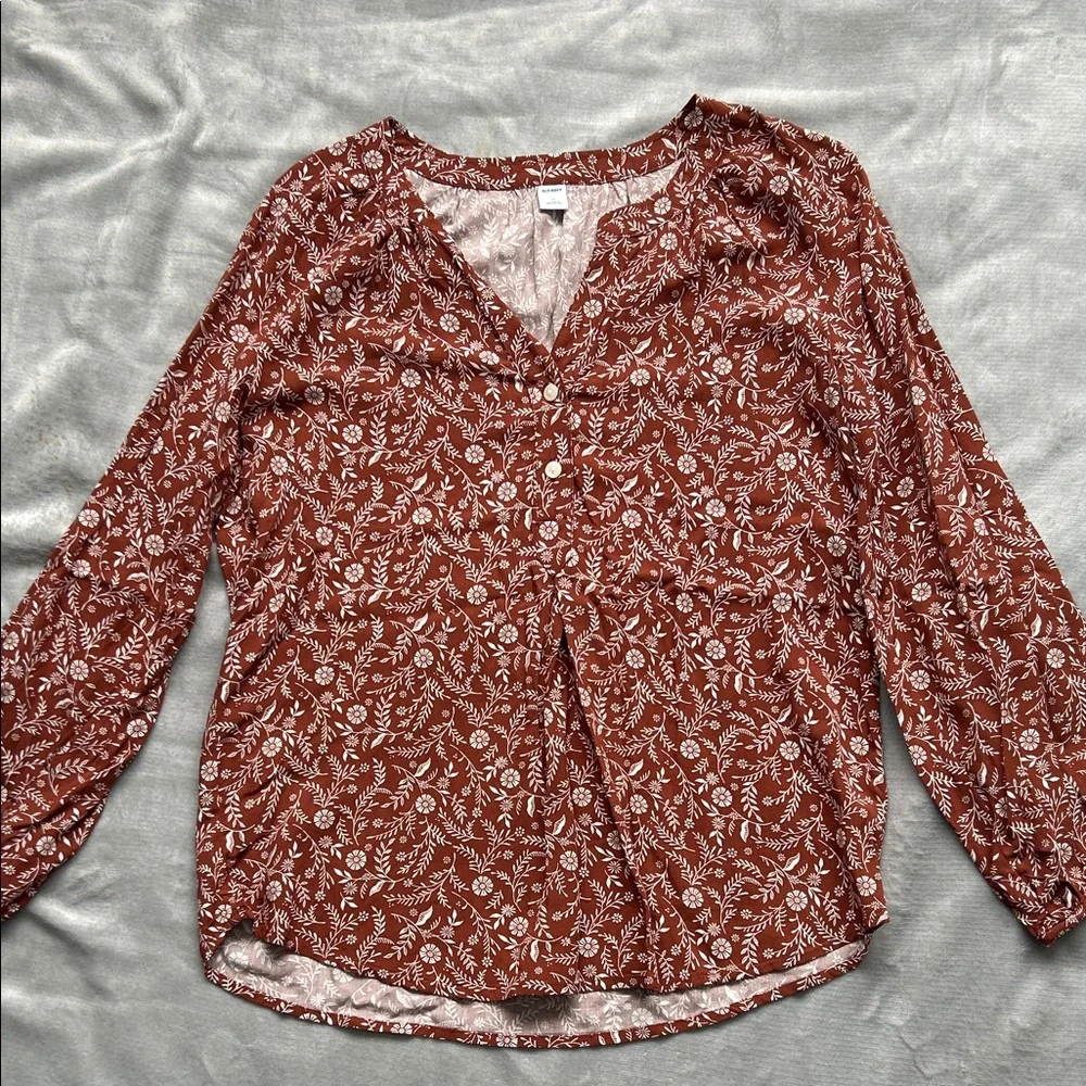 Old Navy Rust Floral Women's Blouse - Picture 3 of 4